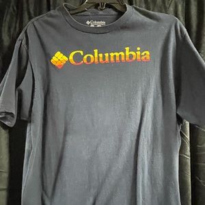 Mens Large, Columbia T shirt